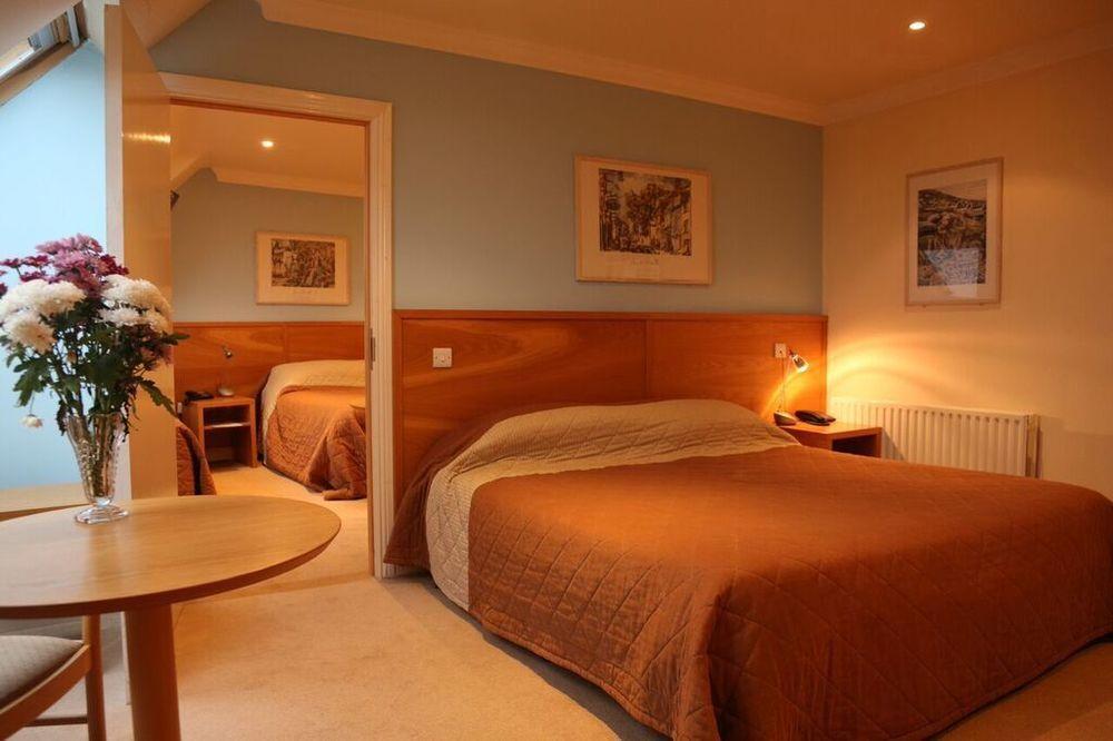 เชล เชเบิล โฮเต็ล Hotel บาลลีแฟร์ริเตอร์ ภายนอก รูปภาพ