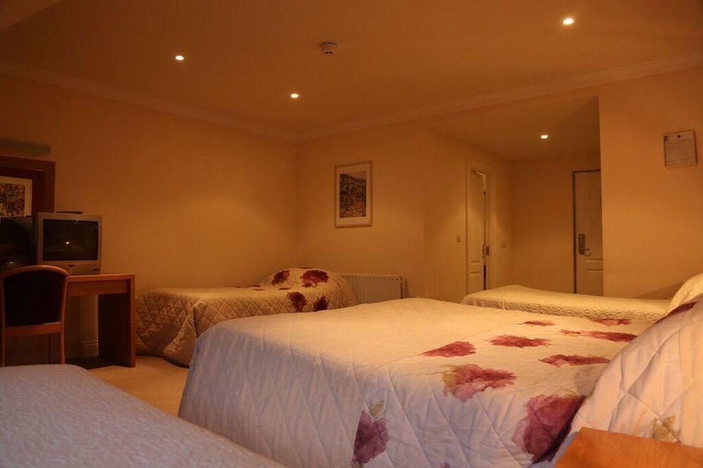 เชล เชเบิล โฮเต็ล Hotel บาลลีแฟร์ริเตอร์ ภายนอก รูปภาพ