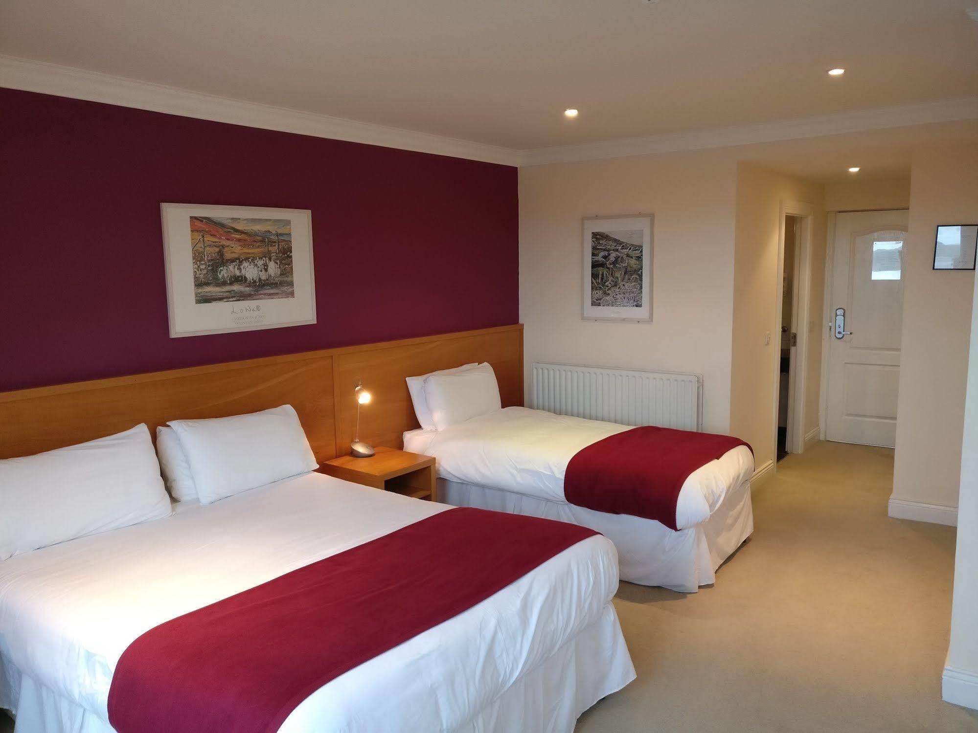 เชล เชเบิล โฮเต็ล Hotel บาลลีแฟร์ริเตอร์ ภายนอก รูปภาพ